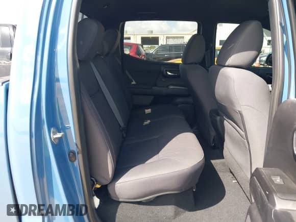 2019 Toyota Tacoma SR5 с VIN 5TFAZ5CN2KX075548, выставлен на аукционе IAAI как лот 42550629 с пробегом 238 228 миль миль и . История ставок и продаж доступна на DreamBid. Изображение 8.