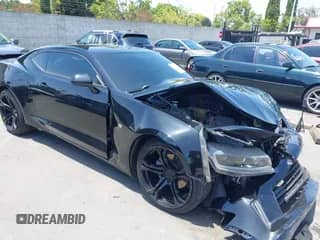 2018 Chevrolet Camaro 1LT с VIN 1G1FB1RX9J0155764, выставлен на аукционе IAAI как лот 42465364 с пробегом 59 927 миль миль и . История ставок и продаж доступна на DreamBid. Изображение 1.