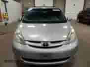 2010 Toyota Sienna XLE с VIN 5TDYK4CC1AS311946, выставлен на аукционе Copart как лот 86078525 с пробегом 193 862 миль миль и Списание • Salvage title. История ставок и продаж доступна на DreamBid. Изображение 5.