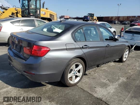 2012 BMW 3 Series 328i с VIN WBA3C1C53CF430430, выставлен на аукционе Copart как лот 70013155 с пробегом 113 905 миль миль и Чистый • Clean title. История ставок и продаж доступна на DreamBid. Изображение 3.