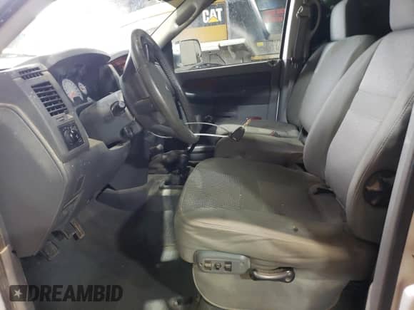 2006 Dodge 2500 SLT z VIN 3D7KS28D76G273064, wystawiony jako Copart lot #47442085 z przebiegiem 131 450 mil mil oraz Szkoda całkowita • Salvage title. Historia ofert i sprzedaży dostępna na DreamBid. Obrazek 7.