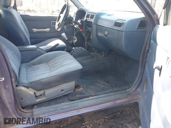 1995 Nissan Frontier SE with VIN 1N6HD16Y5SC305518, listed as a IAAI auction lot 41836437 with 216,556 mi miles and . Bid and sale history available at DreamBid. Image 5.