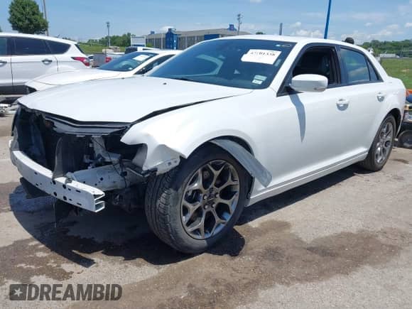 2016 Chrysler 300 S с VIN 2C3CCAGG7GH270382, выставлен на аукционе IAAI как лот 42701338 с пробегом 112 919 миль миль и . История ставок и продаж доступна на DreamBid. Изображение 22.