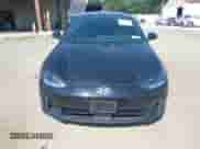 2023 Hyundai Ioniq 6 SE z VIN KMHM24AC7PA045528, wystawiony jako IAAI lot #42791381 z przebiegiem 30 065 mil mil oraz . Historia ofert i sprzedaży dostępna na DreamBid. Obrazek 13.