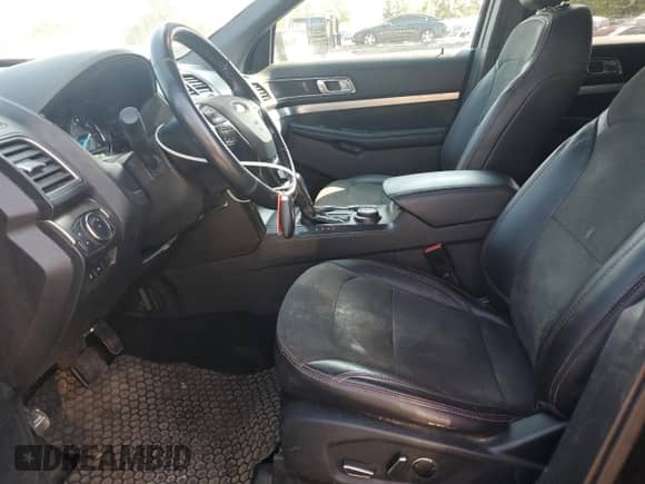 2018 Ford Explorer XLT с VIN 1FM5K8D86JGA33121, выставлен на аукционе Copart как лот 80763845 с пробегом 85 006 миль миль и Списание • Salvage title. История ставок и продаж доступна на DreamBid. Изображение 7.