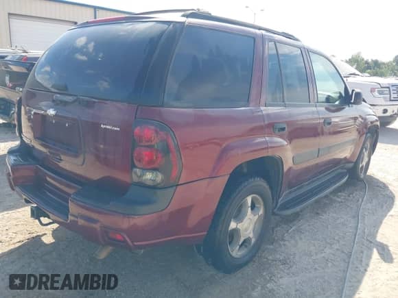 2005 Chevrolet TrailBlazer LS с VIN 1GNDS13S652355689, выставлен на аукционе IAAI как лот 43115095 с пробегом 212 249 миль миль и . История ставок и продаж доступна на DreamBid. Изображение 4.