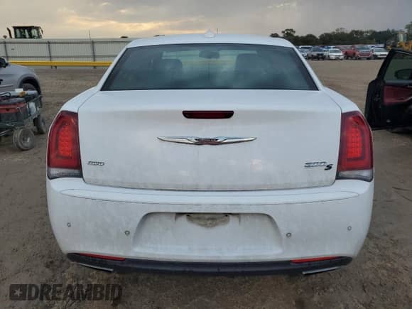 2018 Chrysler 300 S с VIN 2C3CCAGG0JH165447, выставлен на аукционе Copart как лот 81606245 с пробегом 79 159 миль миль и Списание • Salvage title. История ставок и продаж доступна на DreamBid. Изображение 6.