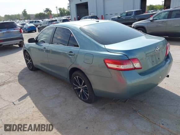 2010 Toyota Camry LE с VIN 4T4BF3EK4AR039446, выставлен на аукционе IAAI как лот 43197328 с пробегом 209 330 миль миль и . История ставок и продаж доступна на DreamBid. Изображение 3.