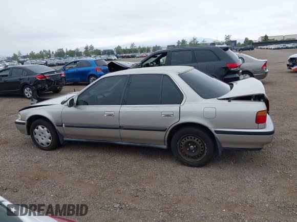 1991 Honda Accord LX z VIN JHMCB7655MC000372, wystawiony jako IAAI lot #42372597 z przebiegiem 153 129 mil mil oraz . Historia ofert i sprzedaży dostępna na DreamBid. Obrazek 14.