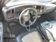 2000 Chevrolet Silverado 1500 z VIN 1GCEC14V4YZ296866, wystawiony jako Copart lot #49343345 z przebiegiem Nie podano mil oraz Szkoda całkowita • Salvage title. Historia ofert i sprzedaży dostępna na DreamBid. Obrazek 8.