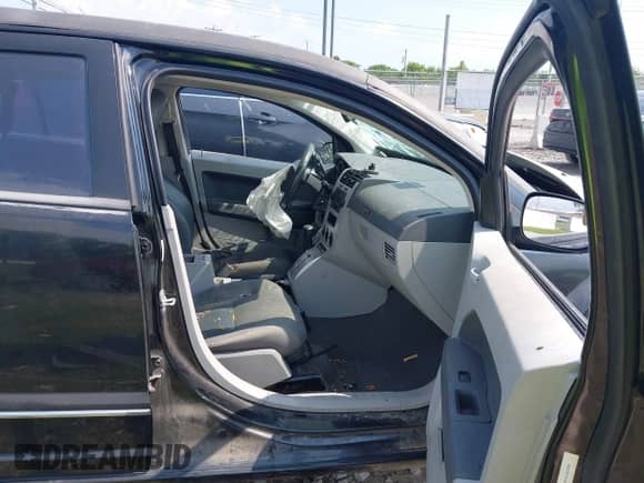 2007 Dodge Caliber R/T with VIN 1B3HE78K77D249371, listed as a IAAI auction lot 42583716 with Not provided miles and . Bid and sale history available at DreamBid. Image 5.