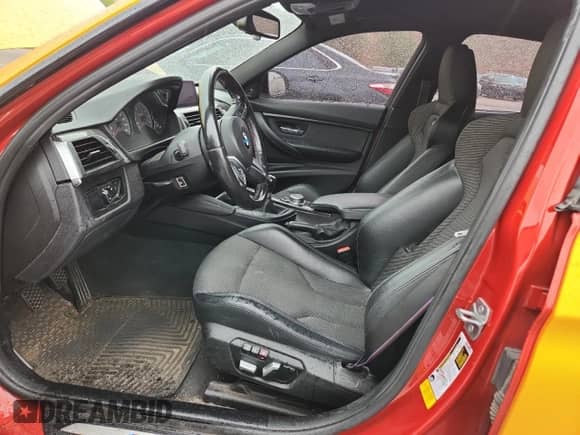 2017 BMW M3 с VIN WBS8M9C51H5G83887, выставлен на аукционе Copart как лот 71077305 с пробегом 40 421 миль миль и Списание • Salvage title. История ставок и продаж доступна на DreamBid. Изображение 7.