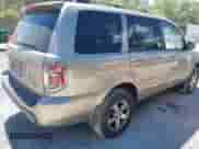 2006 Honda Pilot EX-L z VIN 2HKYF18566H508394, wystawiony jako IAAI lot #43119896 z przebiegiem 258 896 mil mil oraz . Historia ofert i sprzedaży dostępna na DreamBid. Obrazek 4.