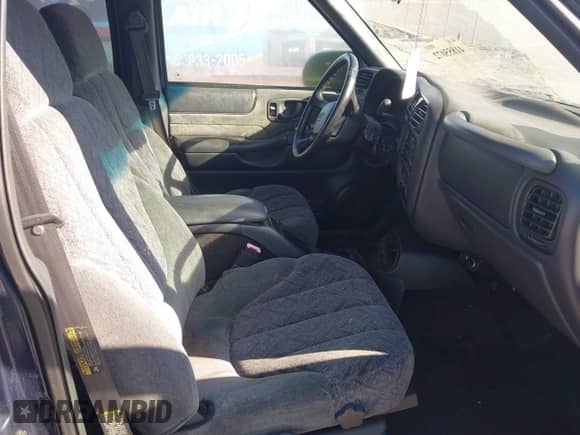 2002 Chevrolet S-10 LS с VIN 1GCDT13W02K156125, выставлен на аукционе IAAI как лот 41855072 с пробегом Не указан миль и . История ставок и продаж доступна на DreamBid. Изображение 5.
