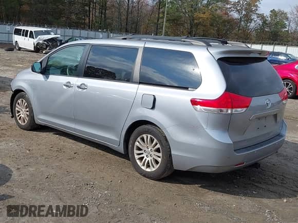 2013 Toyota Sienna XLE AAS with VIN 5TDYK3DC1DS392332, listed as a IAAI auction lot 40968544 with 129,081 mi miles and . Bid and sale history available at DreamBid. Image 3.