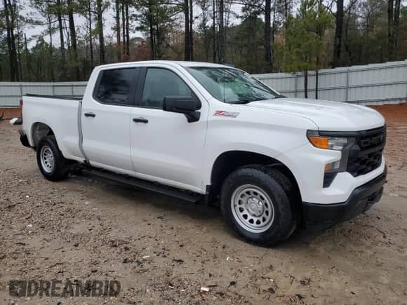 2022 Chevrolet Silverado 1500 Work Truck z VIN 1GCUDAED8NZ579510, wystawiony jako Copart lot #84368554 z przebiegiem 43 863 mil mil oraz Szkoda całkowita • Salvage title. Historia ofert i sprzedaży dostępna na DreamBid. Obrazek 4.