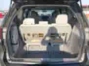 2013 Toyota Sienna LE AAS с VIN 5TDKK3DC9DS390320, выставлен на аукционе IAAI как лот 43214273 с пробегом 121 041 миль миль и . История ставок и продаж доступна на DreamBid. Изображение 17.