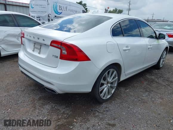 2018 Volvo S60 Inscription с VIN LYV402HK1JB160752, выставлен на аукционе IAAI как лот 43115282 с пробегом 98 937 миль миль и . История ставок и продаж доступна на DreamBid. Изображение 4.