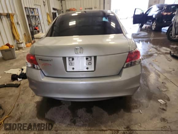 2009 Honda Accord EX-L with VIN 1HGCP26879A140962, listed as a Copart auction lot 71223085 with 186,063 mi miles and Clean title. Bid and sale history available at DreamBid. Image 6.