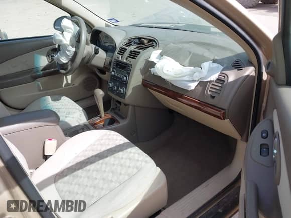 2004 Chevrolet Malibu Maxx LS z VIN 1G1ZT62824F197303, wystawiony jako IAAI lot #41890752 z przebiegiem 92 900 mil mil oraz . Historia ofert i sprzedaży dostępna na DreamBid. Obrazek 5.