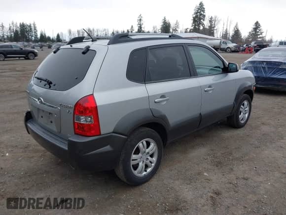 2008 Hyundai Tucson SE with VIN KM8JN72D68U762845, listed as a IAAI auction lot 41839903 with 188,546 mi miles and . Bid and sale history available at DreamBid. Image 4.