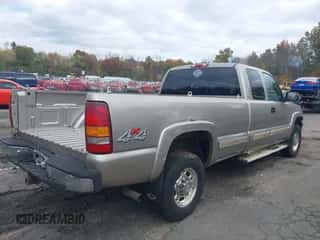 2000 Chevrolet Silverado 2500 LS с VIN 1GCGK29U5YE325929, выставлен на аукционе IAAI как лот 43541532 с пробегом 189 182 миль миль и . История ставок и продаж доступна на DreamBid. Изображение 4.