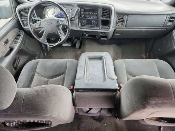 2003 Chevrolet Silverado 2500HD LS с VIN 1GCHK23153F256455, выставлен на аукционе Copart как лот 84300255 с пробегом 192 616 миль миль и Списание • Salvage title. История ставок и продаж доступна на DreamBid. Изображение 8.