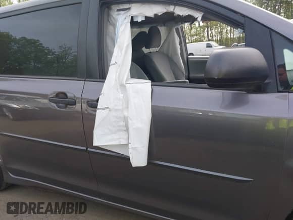 2019 Toyota Sienna L with VIN 5TDZZ3DC1KS991776, listed as a IAAI auction lot 42060254 with 29,377 mi miles and . Bid and sale history available at DreamBid. Image 13.