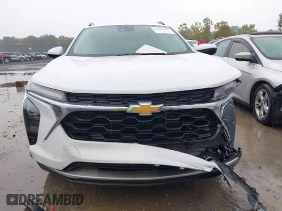 2025 Chevrolet Trax LT with VIN KL77LHEP1SC022758, listed as a IAAI auction lot 43290989 with 12,637 mi miles and . Bid and sale history available at DreamBid. Image 12.