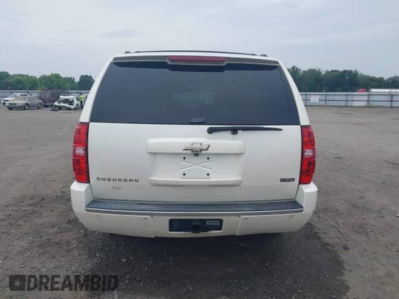 2009 Chevrolet Suburban LTZ с VIN 1GNFC36029R257896, выставлен на аукционе IAAI как лот 42446243 с пробегом 232 989 миль миль и . История ставок и продаж доступна на DreamBid. Изображение 16.
