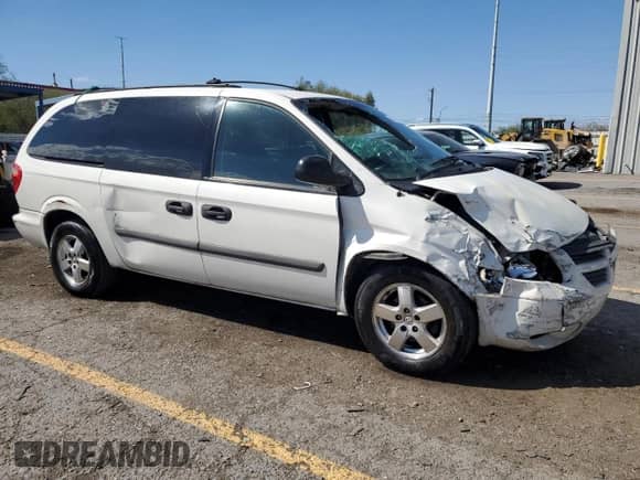 2005 Dodge Caravan SE with VIN 1D4GP24R15B280606, listed as a Copart auction lot 84649295 with Not provided miles and Salvage title. Bid and sale history available at DreamBid. Image 4.