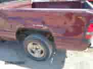 2001 Dodge 1500 z VIN 3B7HC13Z41G246248, wystawiony jako IAAI lot #43163340 z przebiegiem 222 003 mil mil oraz . Historia ofert i sprzedaży dostępna na DreamBid. Obrazek 13.