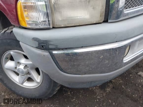 1996 Dodge 1500 z VIN 3B7HF13Z9TG185425, wystawiony jako IAAI lot #43512499 z przebiegiem 102 934 mil mil oraz . Historia ofert i sprzedaży dostępna na DreamBid. Obrazek 13.