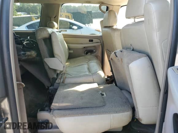 2002 Chevrolet Suburban LS с VIN 1GNFK16Z02J192587, выставлен на аукционе Copart как лот 68169004 с пробегом Не указан миль и На запчасти • Non repairable. История ставок и продаж доступна на DreamBid. Изображение 11.
