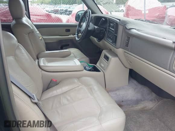 2002 Chevrolet Tahoe LS z VIN 1GNEC13Z02R155893, wystawiony jako IAAI lot #42425644 z przebiegiem 253 678 mil mil oraz . Historia ofert i sprzedaży dostępna na DreamBid. Obrazek 5.
