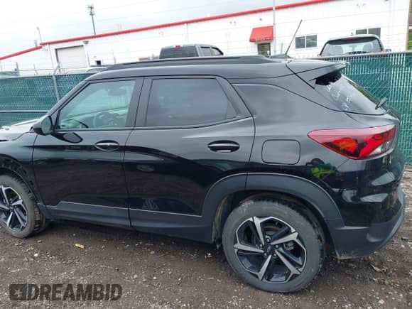 2022 Chevrolet TrailBlazer RS z VIN KL79MUSL5NB040464, wystawiony jako IAAI lot #42360730 z przebiegiem 56 403 mil mil oraz . Historia ofert i sprzedaży dostępna na DreamBid. Obrazek 15.