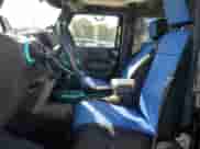 2010 Jeep Wrangler Sahara с VIN 1J4AA5D15AL152772, выставлен на аукционе Copart как лот 84934065 с пробегом 158 263 миль миль и Списание • Salvage title. История ставок и продаж доступна на DreamBid. Изображение 7.