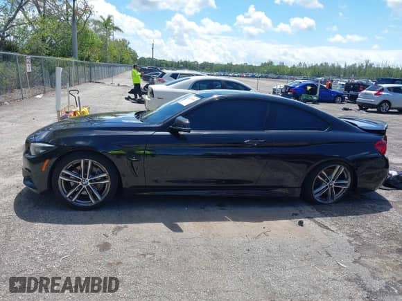 2018 BMW 4 Series 440i z VIN WBA4W7C57JAB87989, wystawiony jako IAAI lot #42259964 z przebiegiem 72 434 mil mil oraz . Historia ofert i sprzedaży dostępna na DreamBid. Obrazek 14.