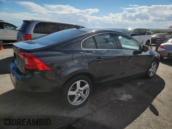 2012 Volvo S60 T5 с VIN YV1622FS2C2109460, выставлен на аукционе Copart как лот 81159315 с пробегом 147 743 миль миль и Списание • Salvage title. История ставок и продаж доступна на DreamBid. Изображение 3.