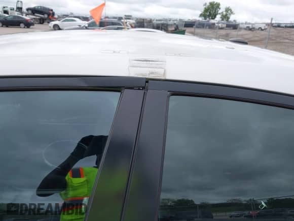 2020 Dodge Charger Police z VIN 2C3CDXKT7LH130458, wystawiony jako IAAI lot #42824039 z przebiegiem 123 319 mil mil oraz . Historia ofert i sprzedaży dostępna na DreamBid. Obrazek 17.