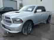 2014 Ram 1500 Sport z VIN 1C6RR6MT1ES366721, wystawiony jako IAAI lot #43090722 z przebiegiem 180 062 mil mil oraz . Historia ofert i sprzedaży dostępna na DreamBid. Obrazek 17.