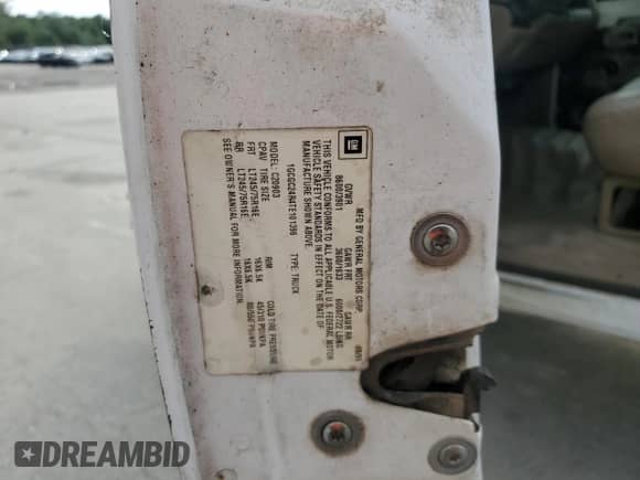 1996 Chevrolet Silverado 2500 with VIN 1GCGC24R4TE101396, listed as a Copart auction lot 83808165 with 198,731 mi miles and Salvage title. Bid and sale history available at DreamBid. Image 12.