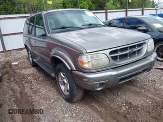 1999 Ford Explorer XLT с VIN 1FMZU32E5XZB57014, выставлен на аукционе IAAI как лот 42190890 с пробегом 117 189 миль миль и . История ставок и продаж доступна на DreamBid. Изображение 1.