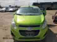 2015 Chevrolet Spark LS z VIN KL8CA6S98FC796232, wystawiony jako Copart lot #49177015 z przebiegiem 97 577 mil mil oraz Czysty tytuł • Clean title. Historia ofert i sprzedaży dostępna na DreamBid. Obrazek 5.