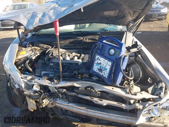 1998 Honda Accord LX z VIN 1HGCG1642WA070628, wystawiony jako IAAI lot #41457636 z przebiegiem 260 036 mil mil oraz . Historia ofert i sprzedaży dostępna na DreamBid. Obrazek 10.