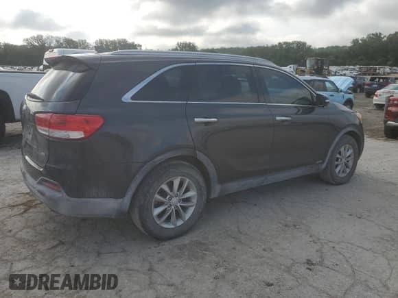 2018 Kia Sorento LX z VIN 5XYPGDA35JG429236, wystawiony jako Copart lot #68658255 z przebiegiem 208 422 mil mil oraz Szkoda całkowita • Salvage title. Historia ofert i sprzedaży dostępna na DreamBid. Obrazek 3.