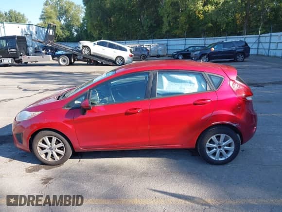 2011 Ford Fiesta SE с VIN 3FADP4EJ1BM111670, выставлен на аукционе IAAI как лот 43213363 с пробегом 146 858 миль миль и . История ставок и продаж доступна на DreamBid. Изображение 14.