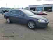 2008 Chevrolet Impala LTZ z VIN 2G1WU583881234731, wystawiony jako Copart lot #84009725 z przebiegiem 164 216 mil mil oraz Szkoda całkowita • Salvage title. Historia ofert i sprzedaży dostępna na DreamBid. Obrazek 4.