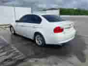 2008 BMW 3 Series 328xi z VIN WBAVC73558KP36846, wystawiony jako IAAI lot #42074983 z przebiegiem 158 499 mil mil oraz . Historia ofert i sprzedaży dostępna na DreamBid. Obrazek 3.