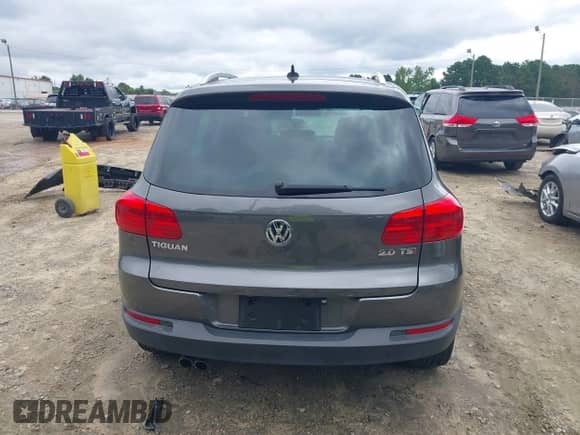 2012 Volkswagen Tiguan S с VIN WVGAV7AX2CW005790, выставлен на аукционе IAAI как лот 42942132 с пробегом 80 424 миль миль и . История ставок и продаж доступна на DreamBid. Изображение 17.
